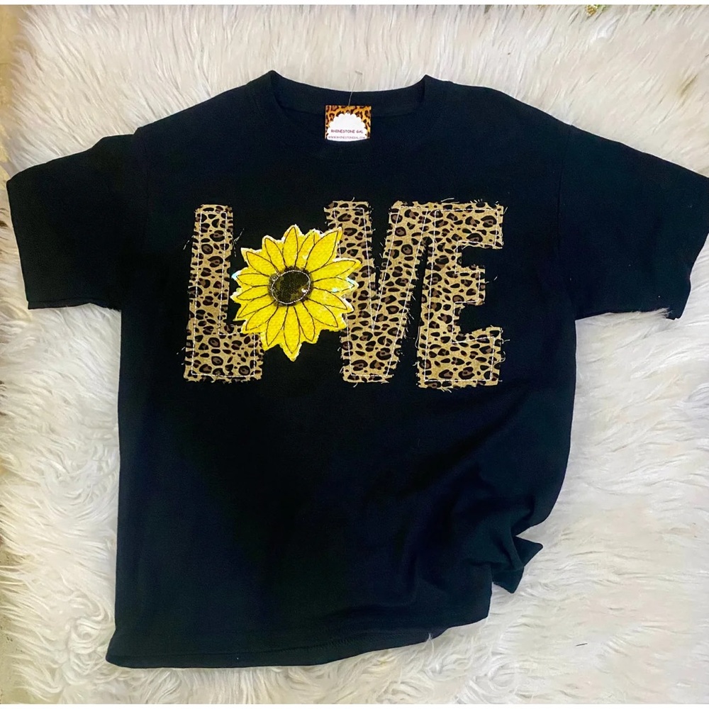 BRAND NEW WITH TAGS Girls Black Leopard LOVE Tee with Sequin Sunflower